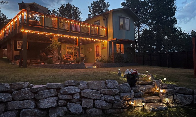 Custer Casa | Charming Hillside Hideaway with great views. NO CLEANING FEE