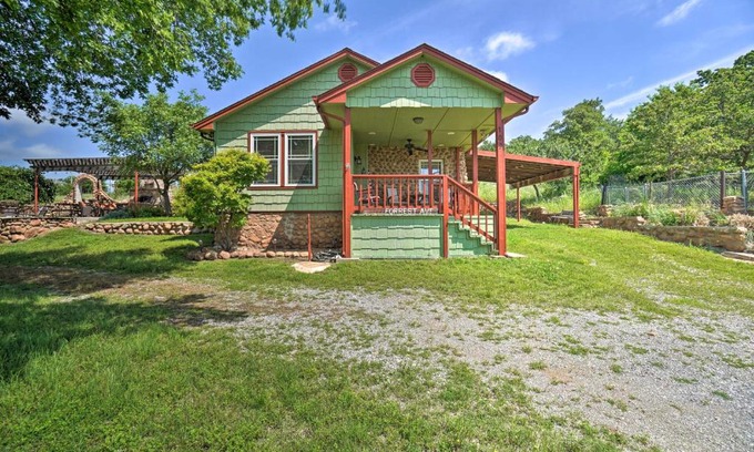 Medicine Park Casa | Charming Hilltop Cottage in Medicine Park!