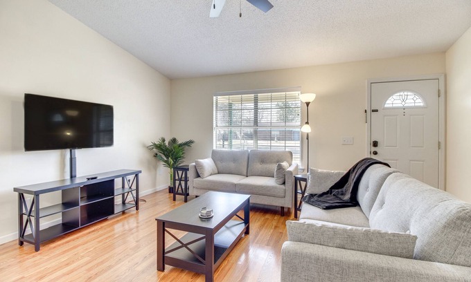 Hinesville Casa | Charming Hinesville Home < 6 Mi to Fort Stewart