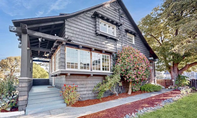 Downtown Casa | Charming Historic 3-Bedroom Home Just One Block from Humboldt Bay – Walk to Shops & Restaurants