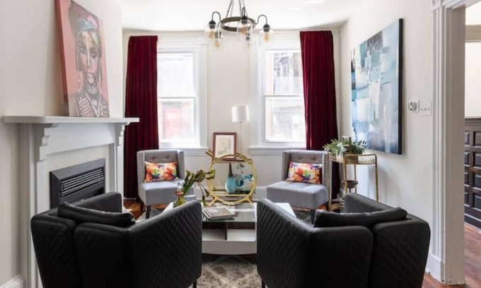 Rittenhouse Row Casa | Charming Historic Home in Rittenhouse with Free Parking