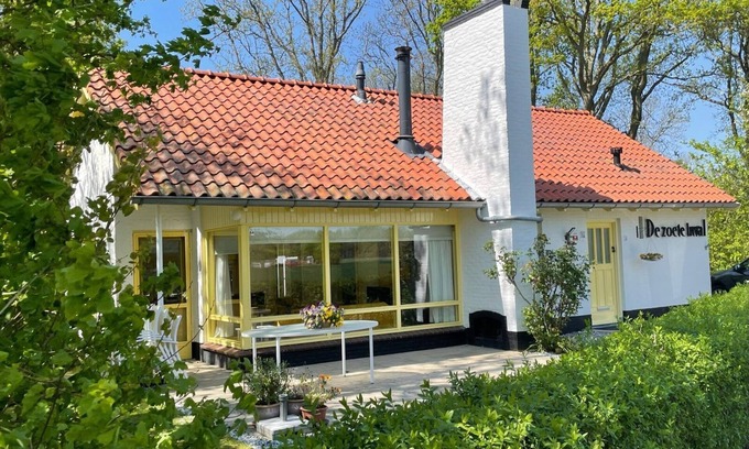 Koudekerke Casa | Charming holiday home, right behind the dunes, in Koudekerke/Dishoek for eight people