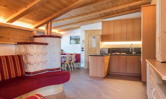 Canazei Apartamento | Encantador apartamento vacacional "Villa Doris "con vistas a la montaña