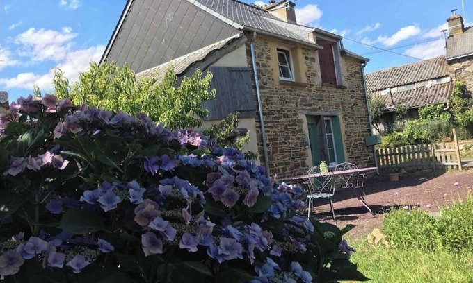 Neant-sur-Yvel Casa | Charming holidays in Broceliande au gîte de la Grée