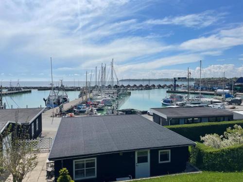 Rødvig Casa | Charming holiday home on the harbour (5 persons)