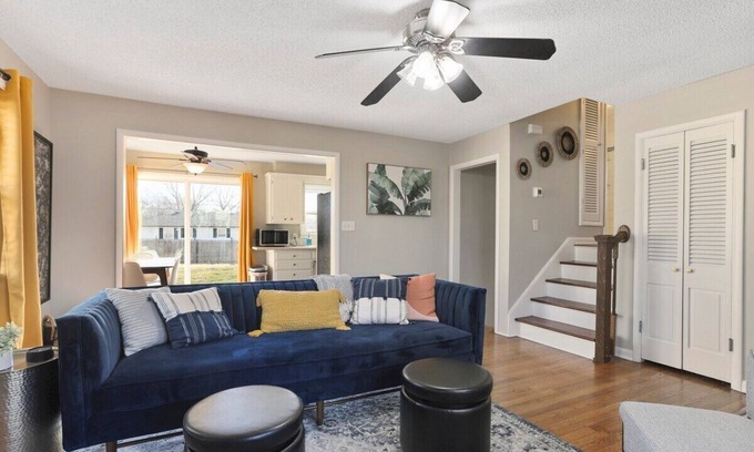 Lee's Summit Casa | Charming Home|4 KingBeds|Fenced Yard|Fire pit