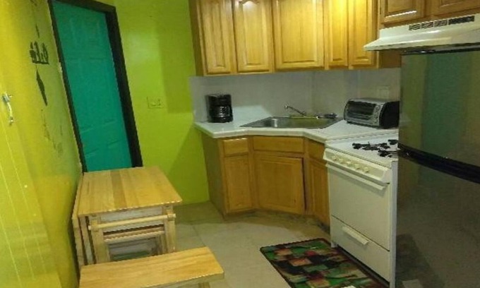 East Flatbush Casa | Charming home away from home Preview listing