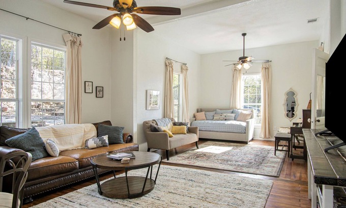 Mineral Wells Casa | Charming home, downtown Mineral Wells