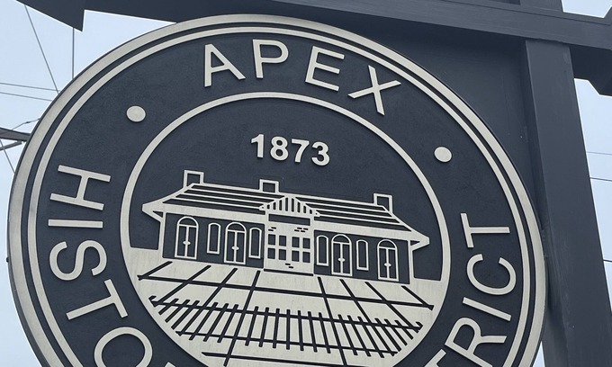 Apex Cabaña | Charming Home in Downtown Historic Apex with King Bed