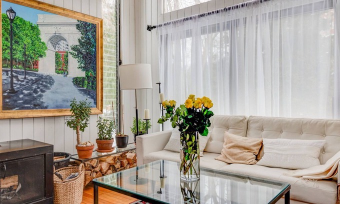 Clearwater Beach Casa | Charming Home in East Hampton, Near Clearwater Beach w/Private Pool