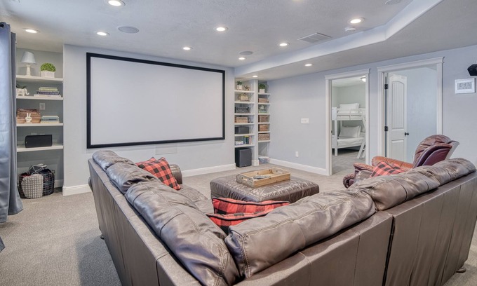 Ammon Casa | Charming Home w/Table for 12, Theater, Fireplace