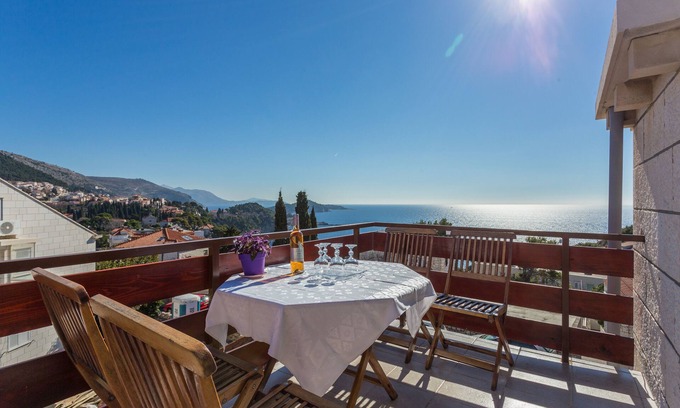 Montovjerna Apartamento | Encantadora casa con una hermosa vista al mar
