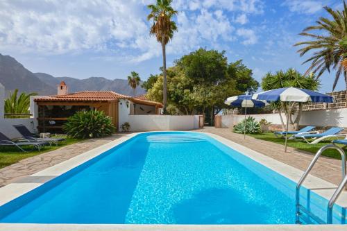 Buenavista del Norte Casa | Charming house in Buenavista del Norte with shared pool