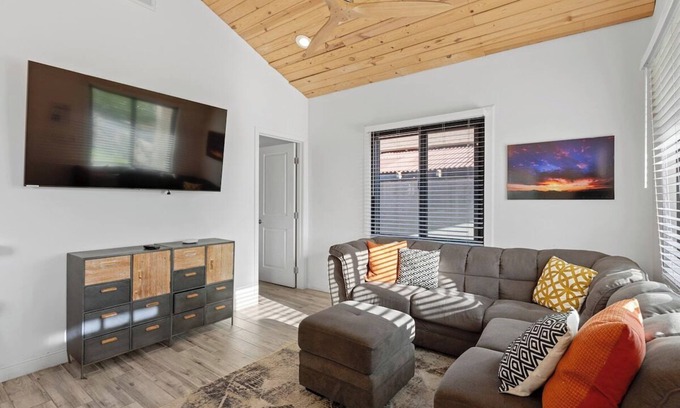 Evans Churchill Casa | Charming House & Cottage in Downtown Phoenix