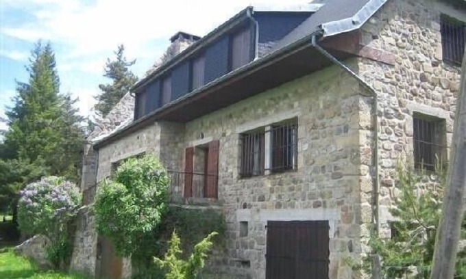 Le Lac-d'Issarles Casa | Charming house to rent for 15 people at lake issarles ardeche