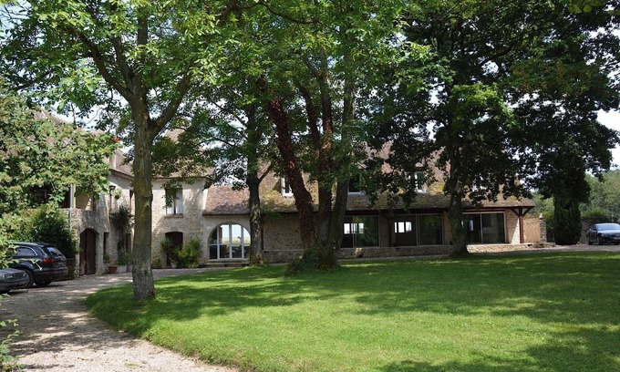 Magny-en-Vexin Villa | Charming house for rent 1 hour from Paris