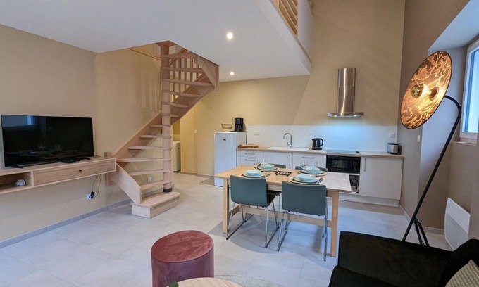 Angouleme Cabaña | Casa acogedora con patio privado en el centro de Angulema, cerca de transporte y parques
