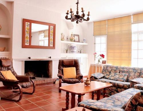 Castilblanco Casa | Charming House in Castilblanco with Terrace and Fireplace