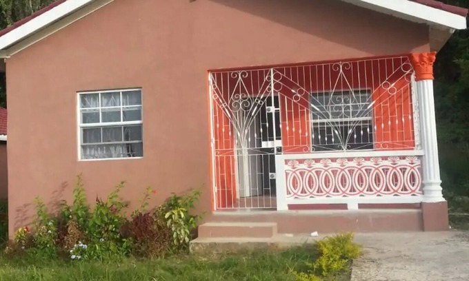Salt Gut Casa | Charming house in delightful Boscobel with AC, WiFi. quiet neighborhood,