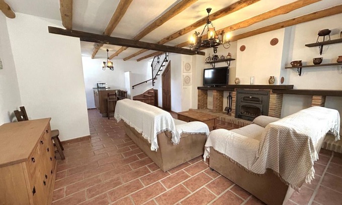 Gaucin Cabaña | Encantadora casa en Gaucín con terraza y chimenea