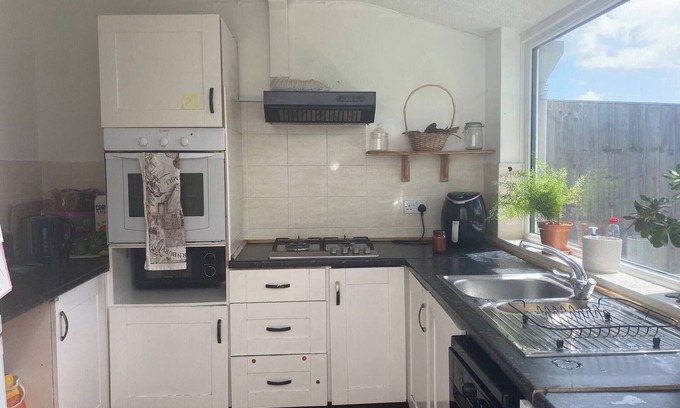 Tea Green Casa | Charming House Luton Airport