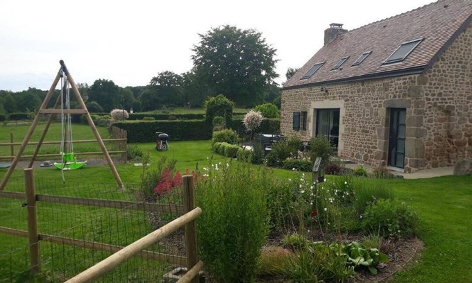 Joue-du-Bois Cabaña | Charming house with pool and sauna in Normandy