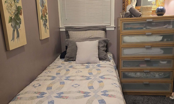 Wurtsboro Casa | Charming house with brook in the picturesque Village of Wurtsboro min from shops