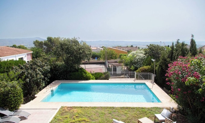 Catadau Villa | Encantadora casa con pista de tenis y piscina