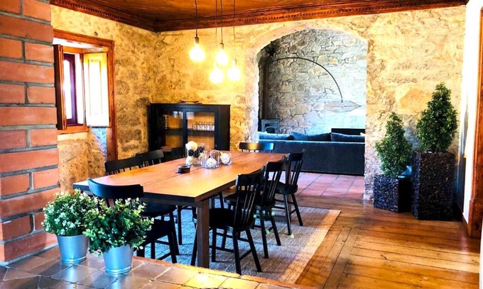 Porto de Mos Casa | Charming House with Private Pool in Porto de Mós