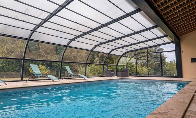 Orsennes Cabaña | Casa Rural con Piscina Interior Climatizada, Jardín Privado y Juegos