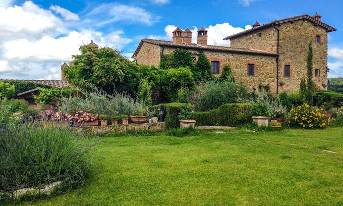 Castelnuovo Berardenga Villa | Chalet con Encanto, grande piscina y jardín, cerca de Siena, Chianti