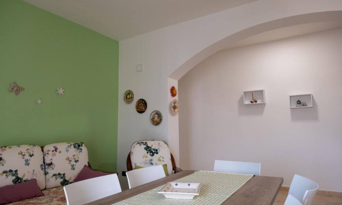 Margherita di Savoia Apartamento | Charming Margherita di Savoia Apartment with Sea Views