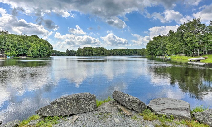 Wallenpaupauk Lake Estates Casa | Charming Lake Ariel Home w/ Deck + Community Perks