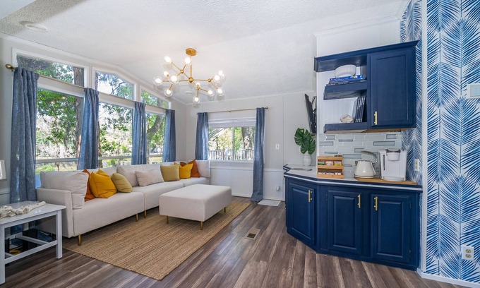 Kissimmee Cabaña | **Charming Lakeview Cottage 4 Miles From Disney**