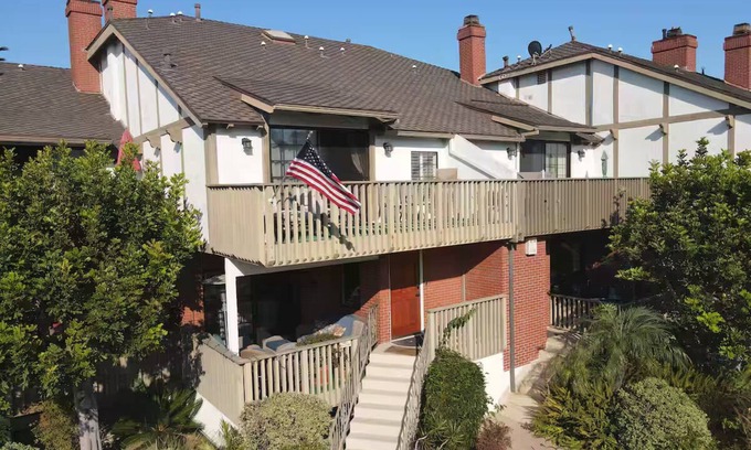 South Redondo Condominio | Charming large 3-bedroom condo in lovely Redondo Beach