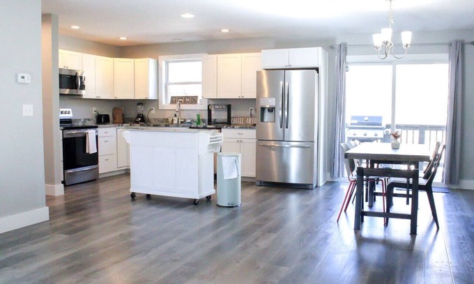 Leicester Casa | Charming Leicester 3BR Bungalow + Firepit