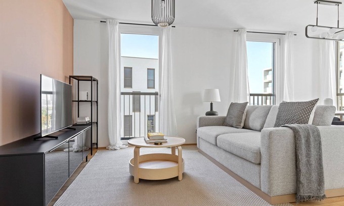 Vienna Apartamento | Charming Leopoldstadt 2BR w/ Gym & Loggia, near U2, by Blueground