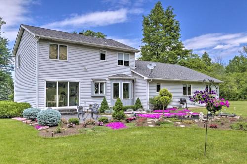 Lewiston Apartamento | Charming Lewiston Apt 10 Miles to Niagara Falls!