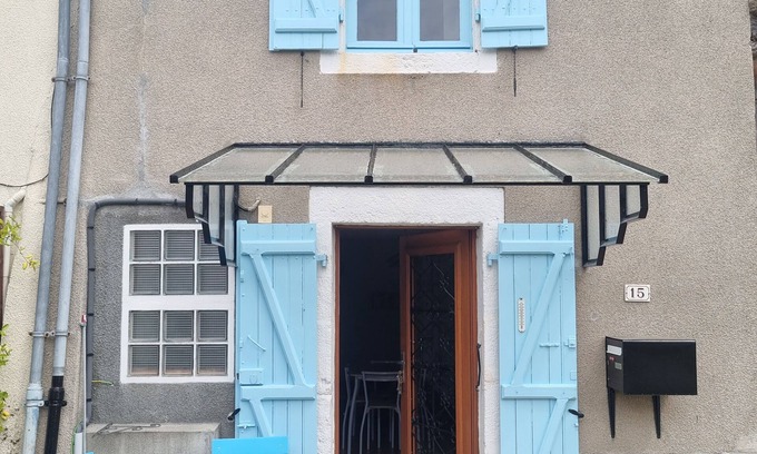 Brigueuil Casa | Charming little cottage in a fortified village