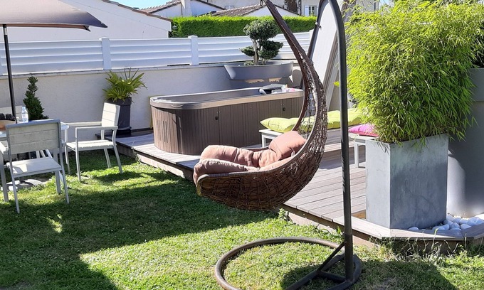 Civrac-en-Medoc Casa | CHARMING LITTLE HOUSE