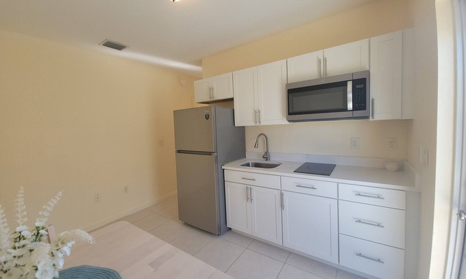 West Little River Casa | Charming Little River Duplex 1BR/1BA with Patio & Parking 15min to Beach
