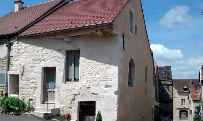 Flavigny-sur-Ozerain Casa | Encantadora casa medieval en el corazón de Flavigny-sur-Ozerain