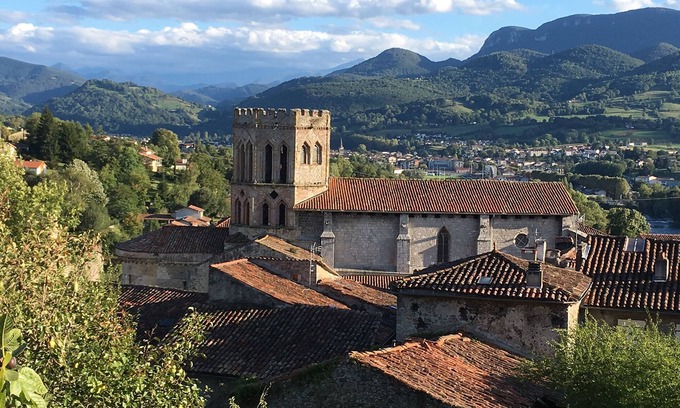 Saint-Lizier Casa | Charming Mansion in the Heart of Saint-Lizier, beautiful views of the Pyrenees.