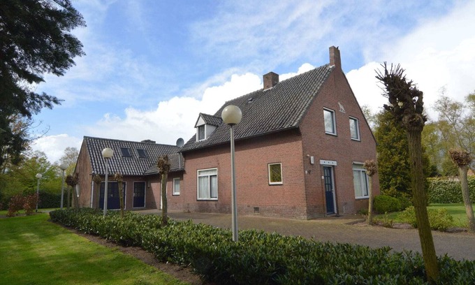Municipality of Valkenswaard Villa | Encantadora mansión con bicicletas