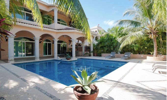 Puerto Aventuras Villa | Encantadora villa colonial mexicana de 5 hab con una fantástica piscina, patio y jardín.