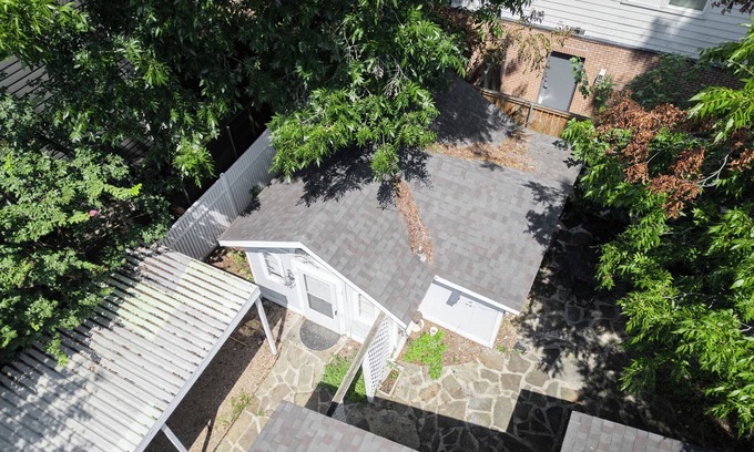 Old East Dallas Casa | Charming Modern 4BR Home - Lux - Backyard.