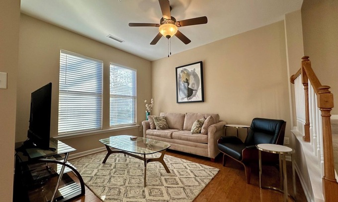 Chapel Hill Casa | Charming Modern Townhouse - Chapel Hill