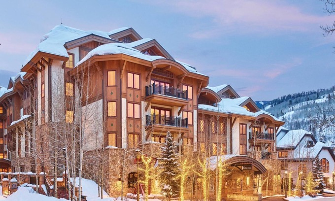 Vail Complejo | Charming Mountain Suite Steps to Downtown Vail & Amenities - Pool, Spa, Dining