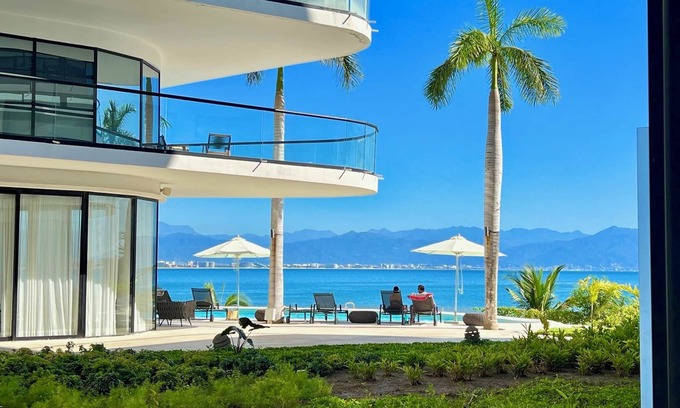La Cruz de Huanacaxtle Condominio | Charming 2-bedroom condo IN THE BEACH with WiFi, AC in adorable La Cruz