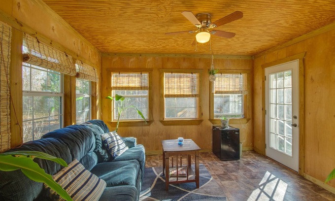 Roxie Cabaña | Charming Natchez Cottage w/ Sunroom!